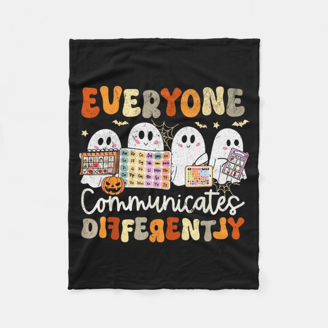 Everyone Communicates Differently Halloween Slp Sp Fleecefilt (Framsidan)
