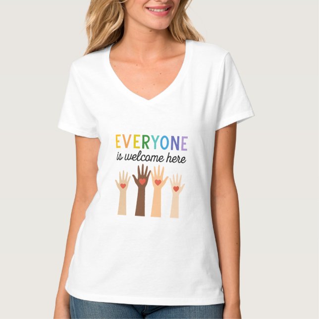 Everyone Is Welcome Here – Diversity & Inclusion  T Shirt (Framsida)
