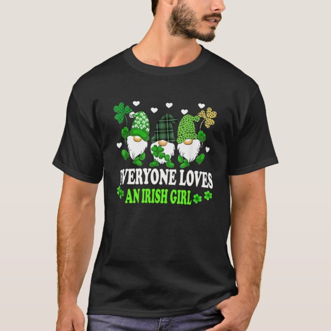 Everyone Loves an Irish Girl Gnomes Leopard St Pat T Shirt (Framsida)