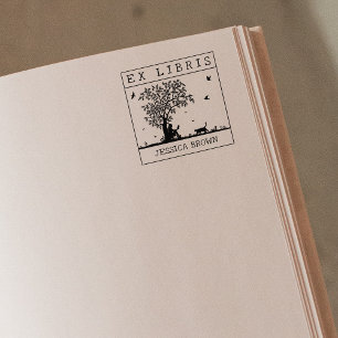 Ex Libris som läser med en katt i naturen, Bok Stämpel