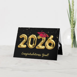 Examen 2026 med röd mössa och konfetti kort