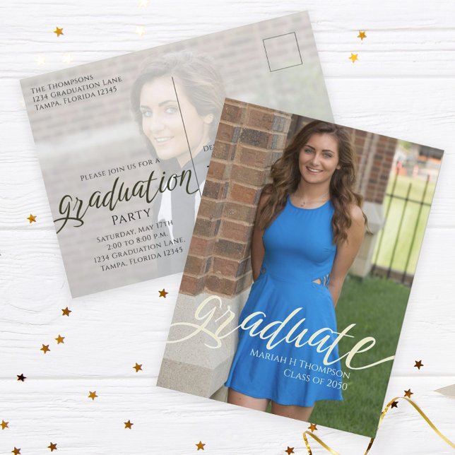 Examens Minimalistisk Modern Två Foto Manuskript Vykort (Graduation calligraphy script photo postcard template.)