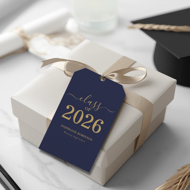Examensfirande för kullen 2026 Marinblå med guldbo Presentetikett (Skapare uppladdad)