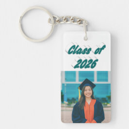 Examensfoto för klass 2026 med grön typografi