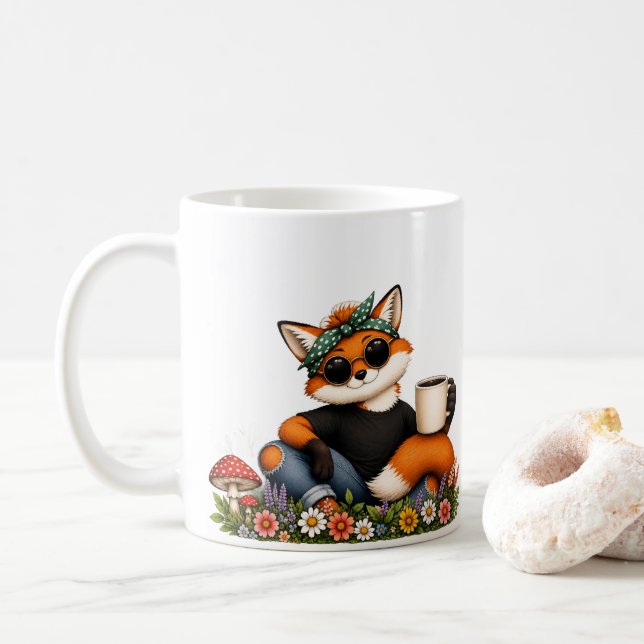 Excentrisk räv med solglasögon och vildblommor Mug Kaffemugg (Med munk)