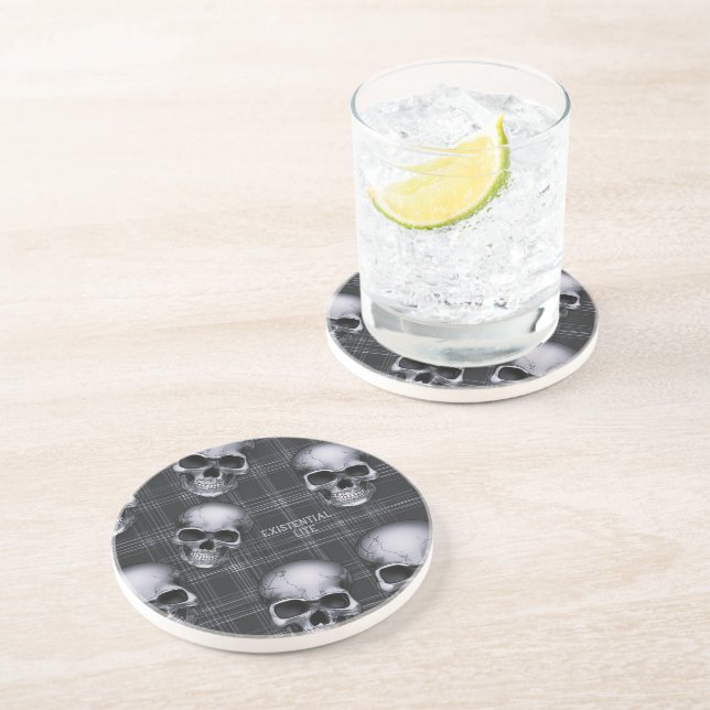 EXISTENTIELLA LITE- Döskallar på Tartan B/ W Round Underlägg (Sidan)