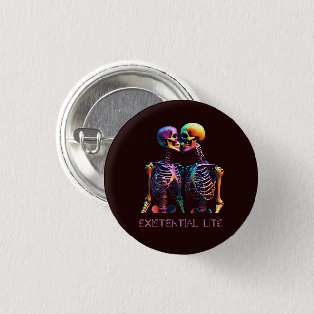 EXISTENTIELLT LITE Kissing Skeleton Pin Button Bad Knapp (Framsida & baksida)