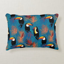 Exotic Toucan Pillow Vibrant Tropical Bird Mönster