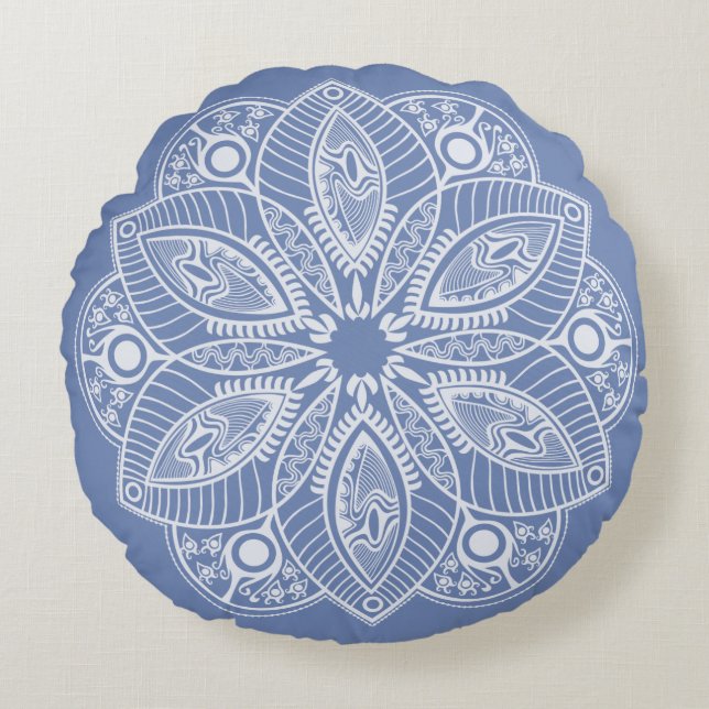 Exotic White Mandala på blå bakgrund Rund Kudde (Framsidan)