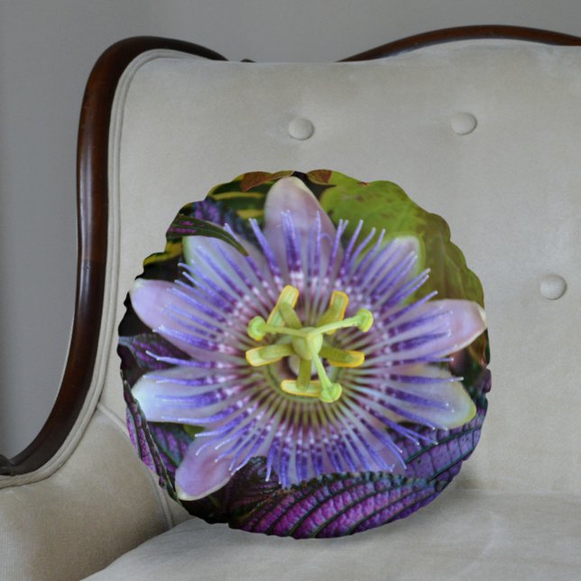 Exotisk Lila Passiflora Passion Flower Botanical Rund Kudde (Skapare uppladdad)
