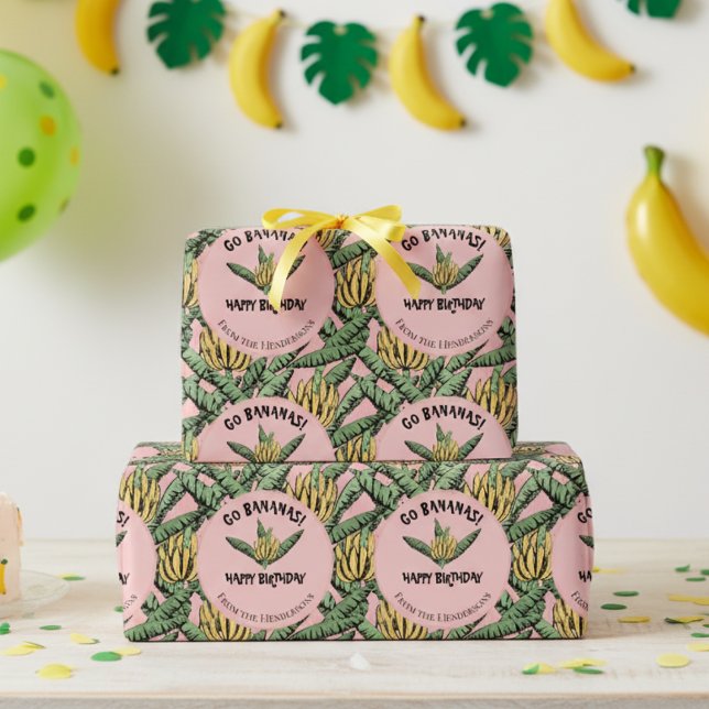 Exotisk Rosa Go Bananas Grattis på födelsedagen Ju Presentpapper (Fun Go Bananas Birthday Party Wrapping Paper. Yellow Bananas, Banana Leaves Happy Birthday Gift Wrap)