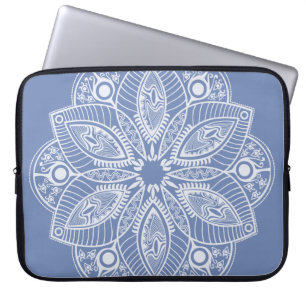 Exotisk vit mandala på beige bakgrund laptop fodral