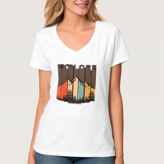 Explore the Great Outdoor Born to Explore Adventur T Shirt (Framsida)