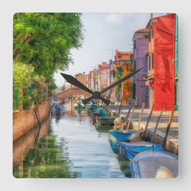 Explore the Vibrant Charm of Burano Fyrkantig Klocka (Framsida)