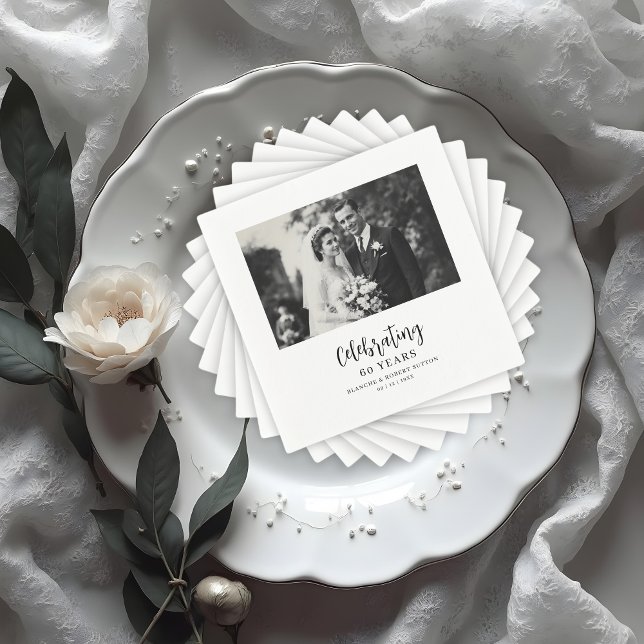 Exquisite Black White Elegant Wedding Anniversarie Pappersservett (Exquisite Black & White Elegant Wedding Anniversarie Photo Napkins.)