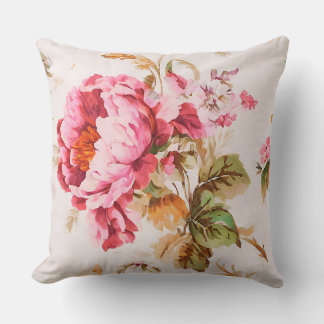 Exquisite Rosa and Orange Flowers. Shabby chic Kudde