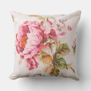 Exquisite Rosa and Orange Flowers. Shabby chic Kudde