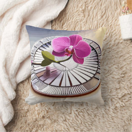 Exquisite Rosa Orchid Rests on Silver Plate Kudde