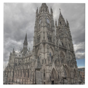 Exteriör av basilikan i Quito, Ecuador Kakelplatta