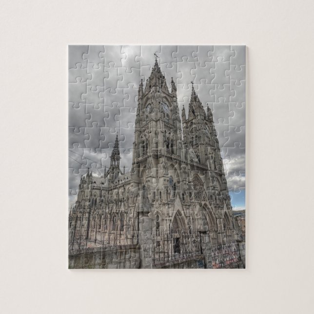 Exteriör av basilikan i Quito, Ecuador Pussel (Vertikal)