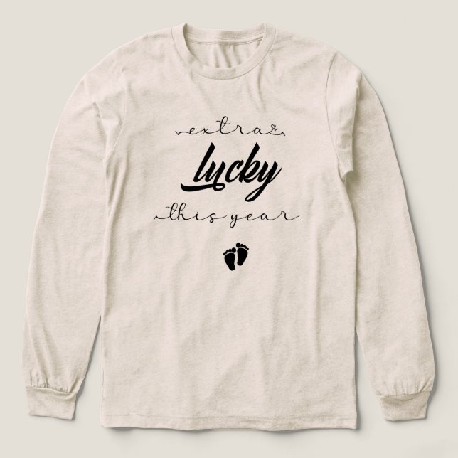 "Extra Lucky This Year" Pregnancy Announcement Gif T Shirt (Design framsida)