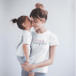 Extremt bristfälligt xo-inspirerande meddelande t shirt