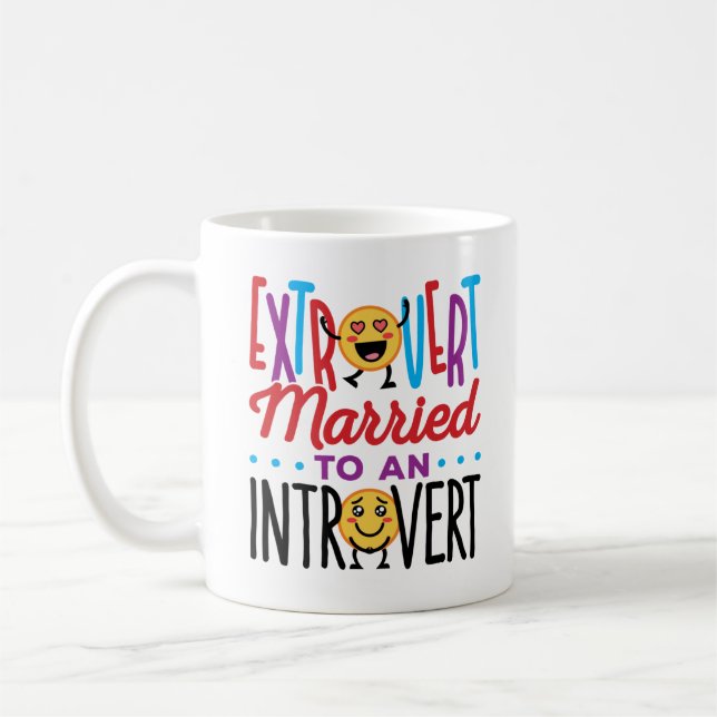 Extrovert som är gift med en Introvert Funny Kaffemugg (Vänster)