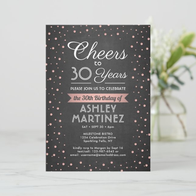 EY Birthday Cheers Black White & Rosa Chalkboard Inbjudningar (Stående Fram)