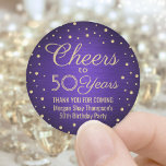 EY Birthday Cheers Brushed Lila & Guld Confetti Runt Klistermärke<br><div class="desc">Tillsätt en personlig som avslutar beröring till födelsedagsfest tackkort eller gynnar med dessa rundklistermärken/förseglingar i lila och guld. Den här mallen har skapats för en 50-årsdag, men är enkel att anpassa till ett annat år eller en annan händelse, t.ex. en årsdag. Folien med designfunktioner ser ut som konfetti-punkter på en...</div>