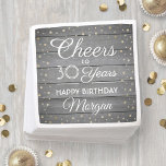 EY Birthday Cheers Grått Wood & Guld Glitter Party Pappersservett<br><div class="desc">Tillsätt en personlig i elegant till födelsedagsfestens dekorationer med dessa snyggt faux grått wood och guld glitter pappra blöjor. Design har en modern manusgrafi som kan redigeras "Cheers to 30 Years" och faux glitter konetti på en rustik grått-träbakgrund. Den här mallen har skapats för ett 30års födelsedag firande, men är...</div>
