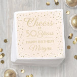 EY Birthday Chef  Rosa och Guld Glitter Pappersservett<br><div class="desc">Lägg till en personlig i eleganten till födelsedagsfestens dekorationer för henne med dessa anpassningsbarnas rosa och guld pappra blöjor. Anpassadet "Cheers to 50 Years" och guld faux glitter konetti-prickar har modern manusgrafi på rosans bakgrund. Observera att texten skrivs ut färg, inte metallfolie. Den här mallen har skapats för ett gyllene...</div>