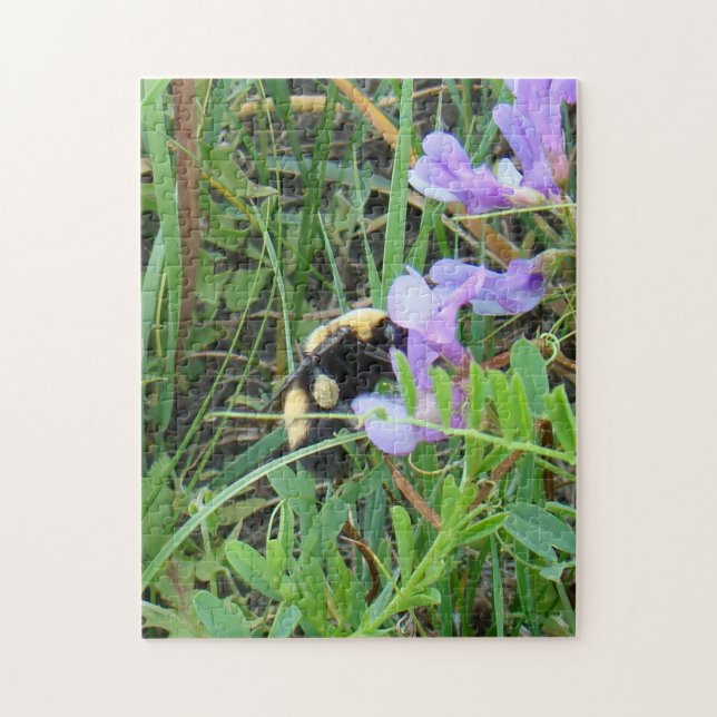 F2 Vild Bee på Lila Wildblomma Pussel (Vertikal)