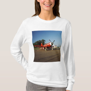 F2G-1D Super Corsair flygplan på en flyguppvisning Tee