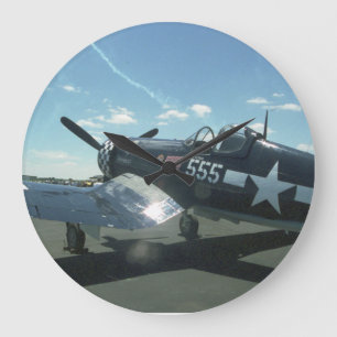 F4U-Corsairväggen tar tid på Stor Klocka