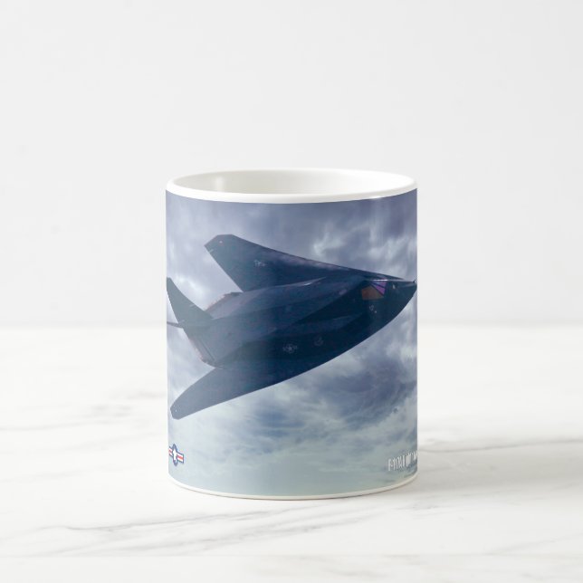 F-117A NIGHTHAWK KAFFEMUGG (Center)