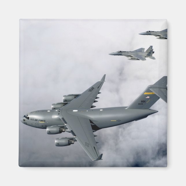 F-15B Eagles eskorterar den första Hawaii-baserade Magnet (Framsidan)