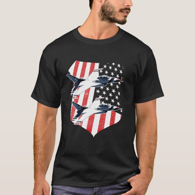 F 16 Fighter Jet American Flagga T Shirt (Framsida)