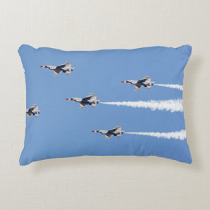 F-16 Thunderbirds flygande i femkortsformation Prydnadskudde