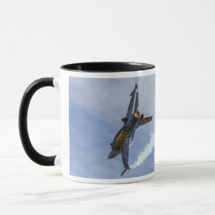 F-16 Ttigervrider och kolvar Mugg