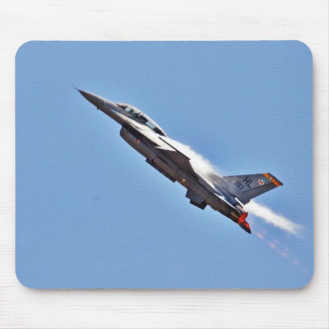 F 16s sprutar ut kämpeflygplan musmatta (Framsidan)