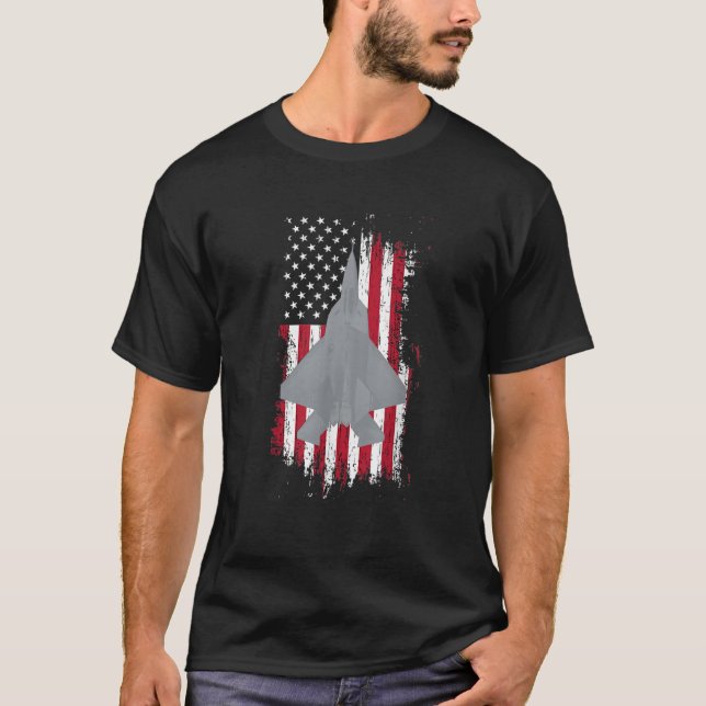 F 22 Raptor Jet American Flagga Military Aircraft  T Shirt (Framsida)