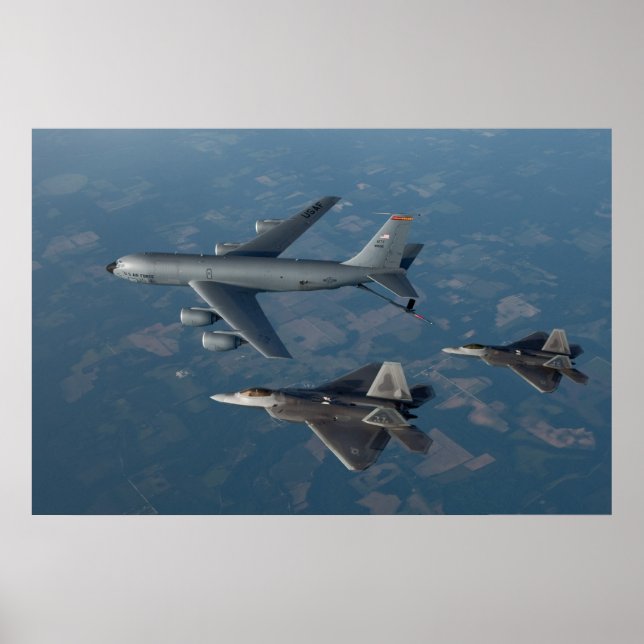 F-22 Raptors och KC-135 Stratotanker Poster (Framsidan)