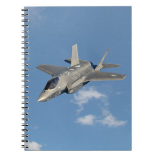 F-35 Blixt II Panther Jet Fighter i Himlar Anteckningsbok