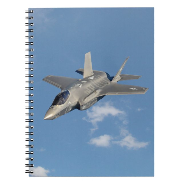 F-35 Blixt II Panther Jet Fighter i Himlar Anteckningsbok (Framsidan)