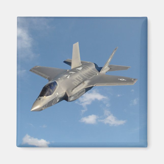 F-35 Blixt II Panther Jet Fighter i Himlar Magnet (Framsidan)