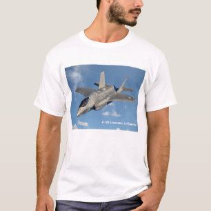 F-35 Blixt II Panther Jet Fighter i Himlar T Shirt