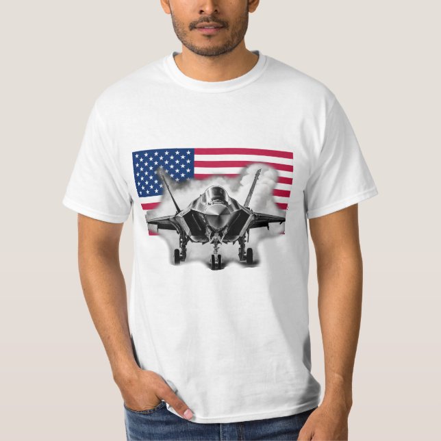 F-35 Fighter Jet med USA:s Flagga-bakgrund T Shirt (Framsida)