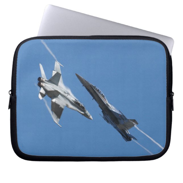 F/A-18 Fighter Jet Flygplan Luft Show Stunt Laptop Sleeve (Framsidan)