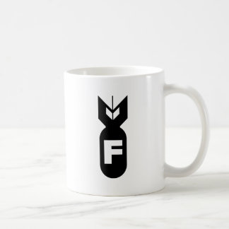 F bombarderar muggen kaffemugg