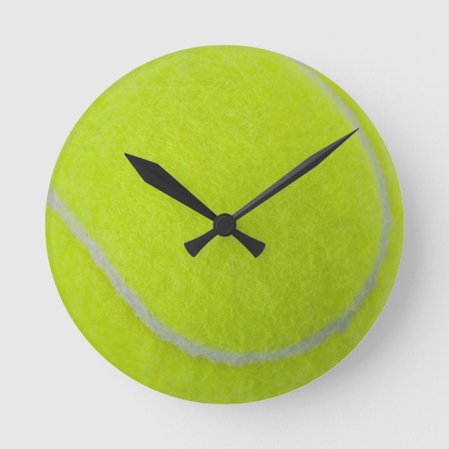 Få den Sporty_Tennis_Fuzzy bolldesignen Rund Klocka (Framsida)